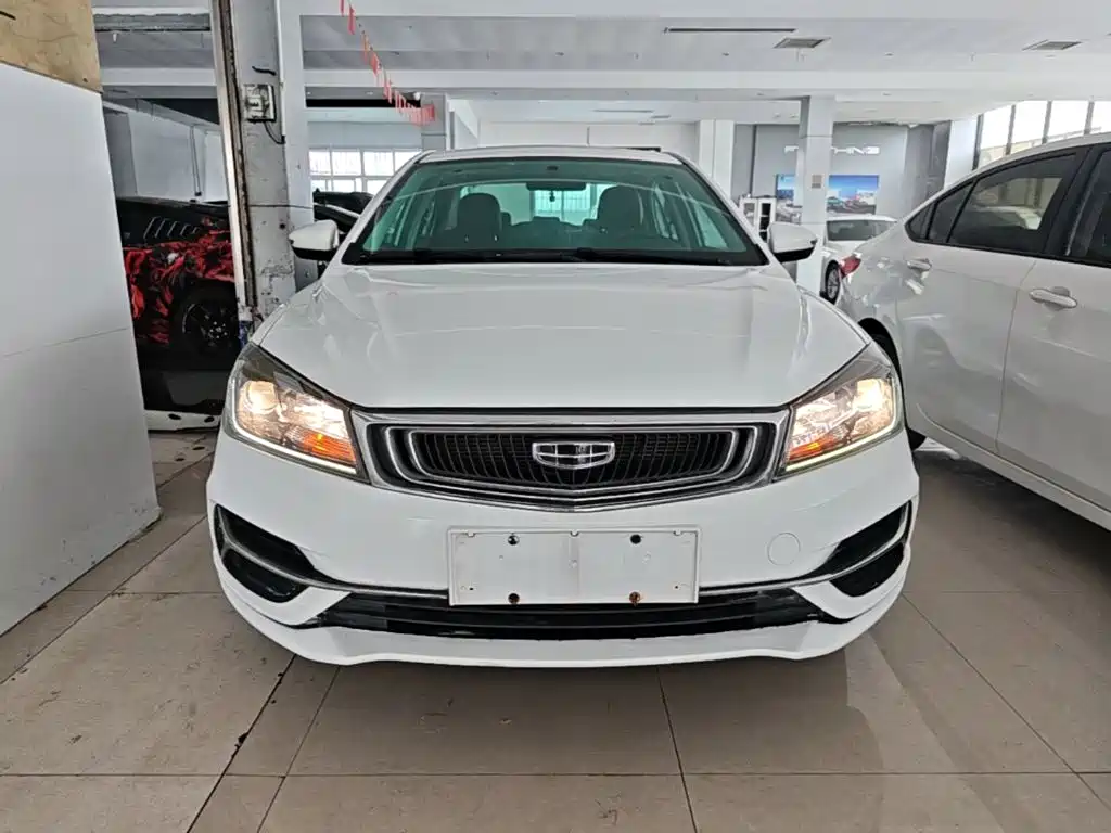 Фото 3 - Geely Emgrand