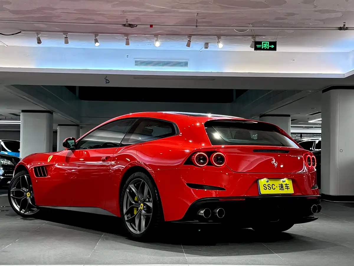 Ferrari GTC4Lusso 2017 3.9T V8 фото 6
