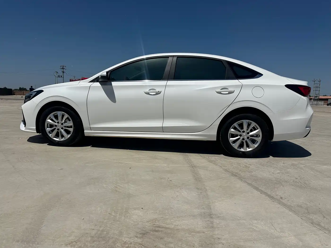 Фото 15 - Changan Eado