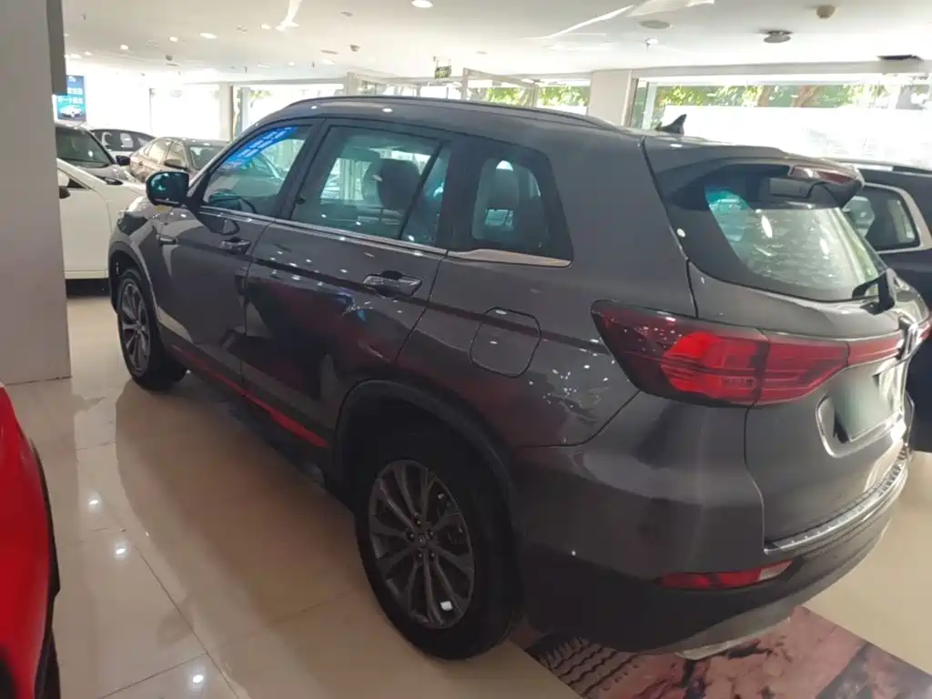 Photo 5 - Changan CS75