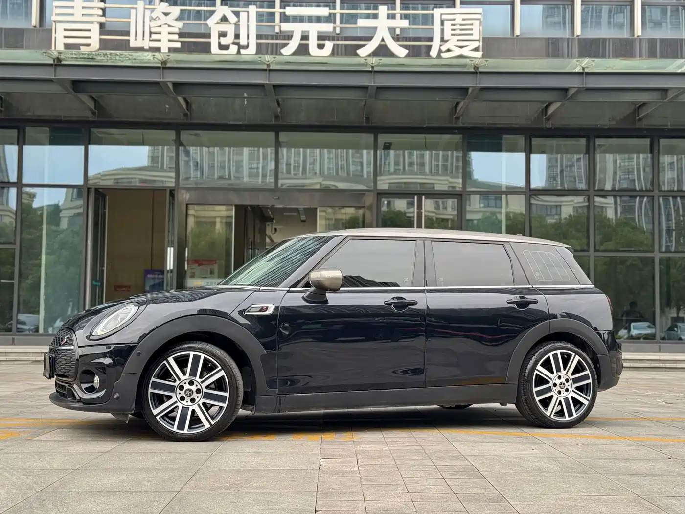 Фото 9 - MINI CLUBMAN