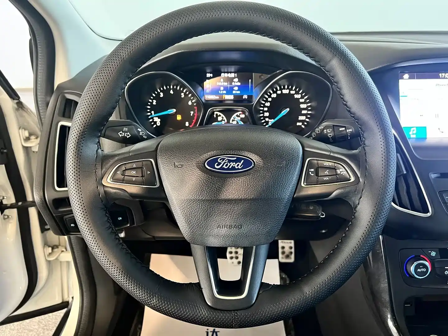 Фото 9 - Ford Focus