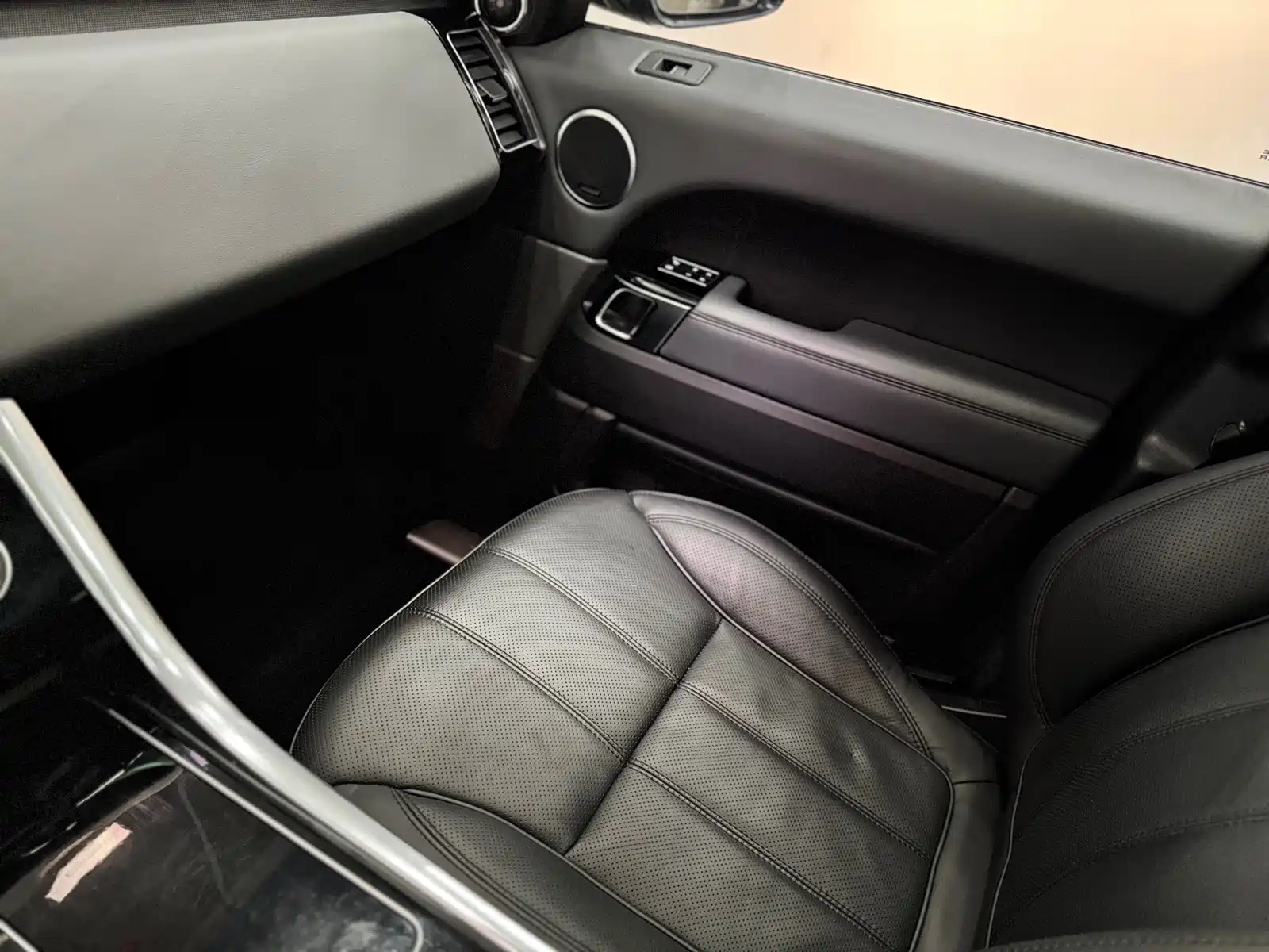 Фото 20 - Land Rover Range Rover Sport