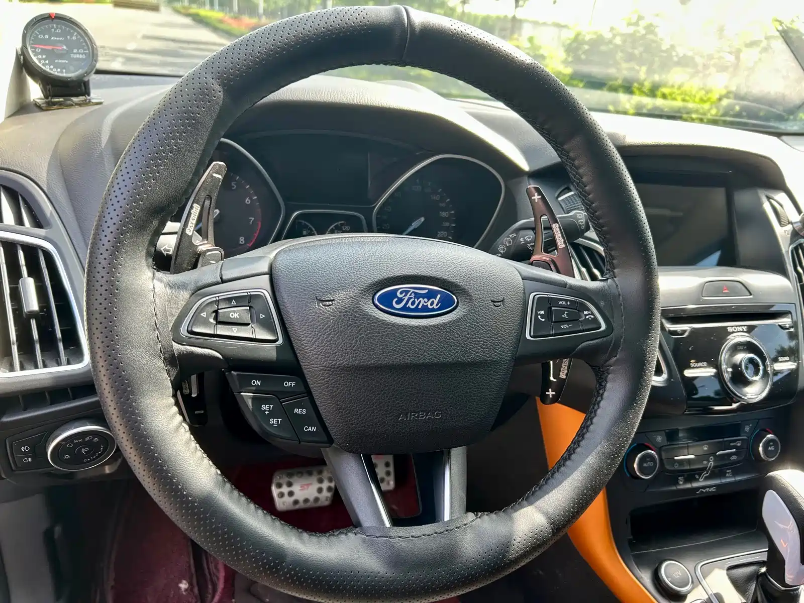 Фото 10 - Ford Focus