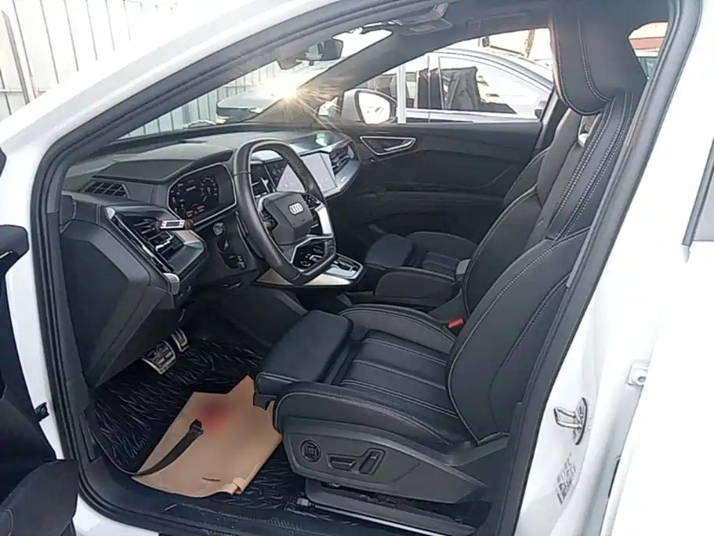 Audi Q4 e-tron 2024 2023 40 e-tron Pioneer Edition