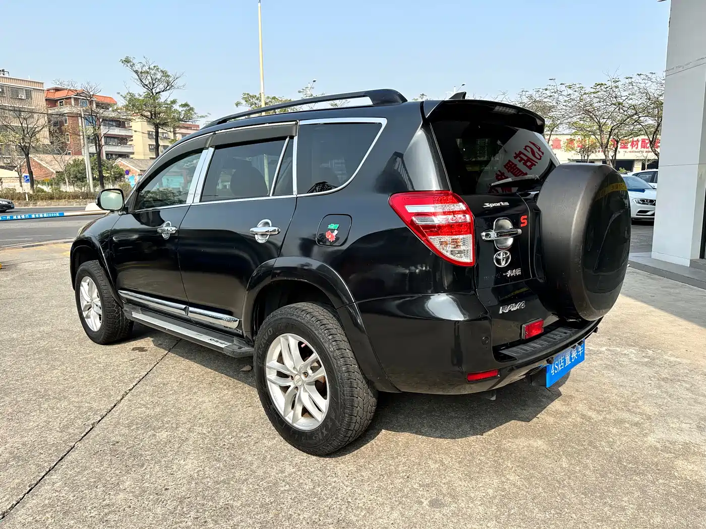 Toyota RAV4 Rongfang 2011 2.4L Automatic 4WD Luxury Edition фото 4