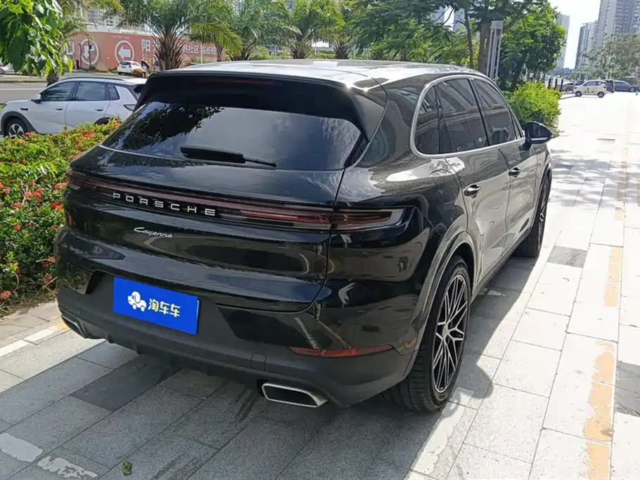 PORSCHE CAYENNE