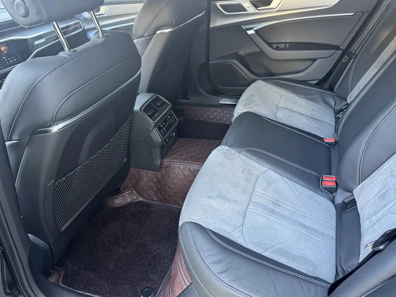 Audi A6L 2024 45 TFSI Premium Dynamic фото 17