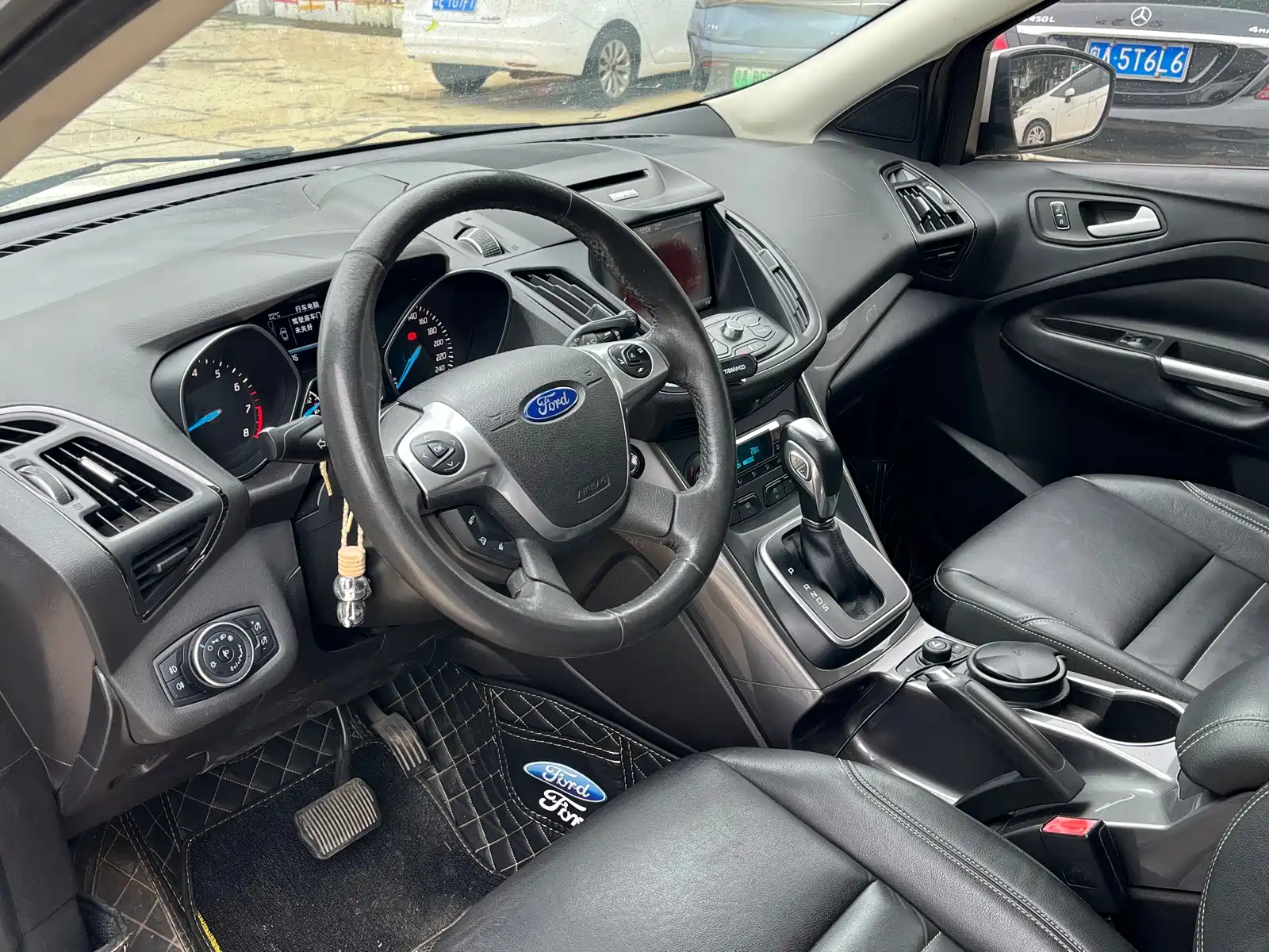 Фото 14 - Ford Kuga