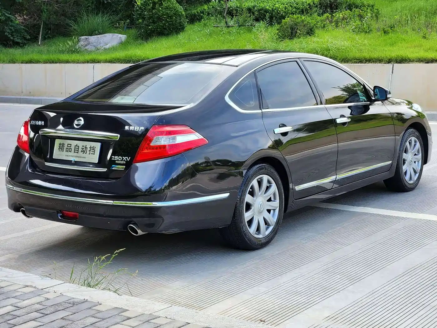 Nissan Teana 2011 Duke 3.5L XV VIP Prestige Edition фото 5