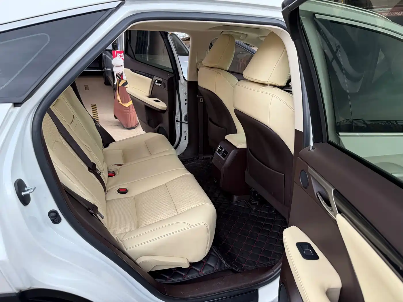 Фото 24 - Lexus RX