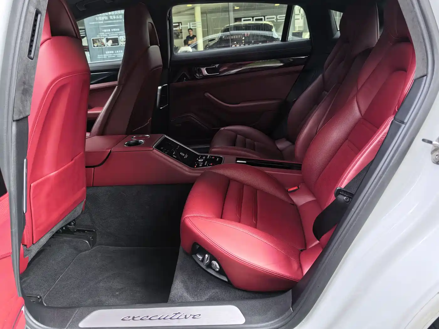 Porsche Panamera 2019 Panamera 4 Executive Long Wheelbase 2.9T фото 9