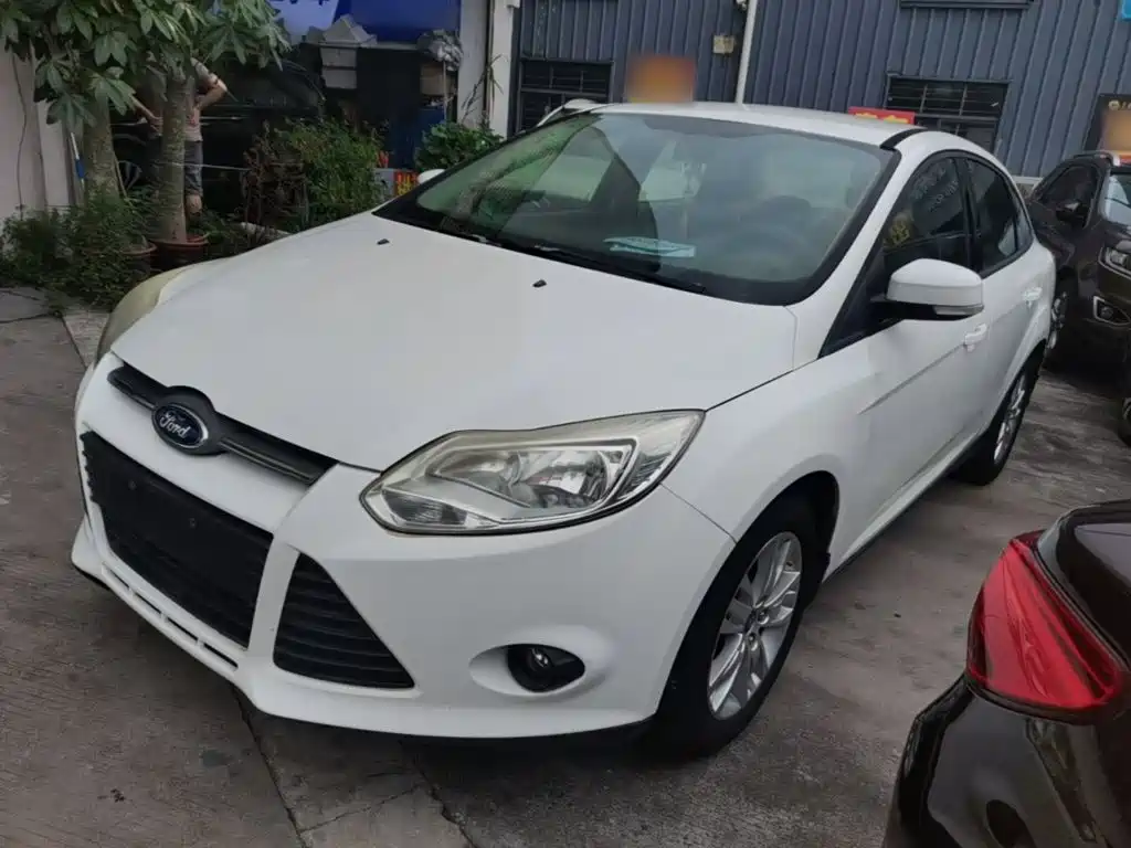 Фото 2 - Ford Focus