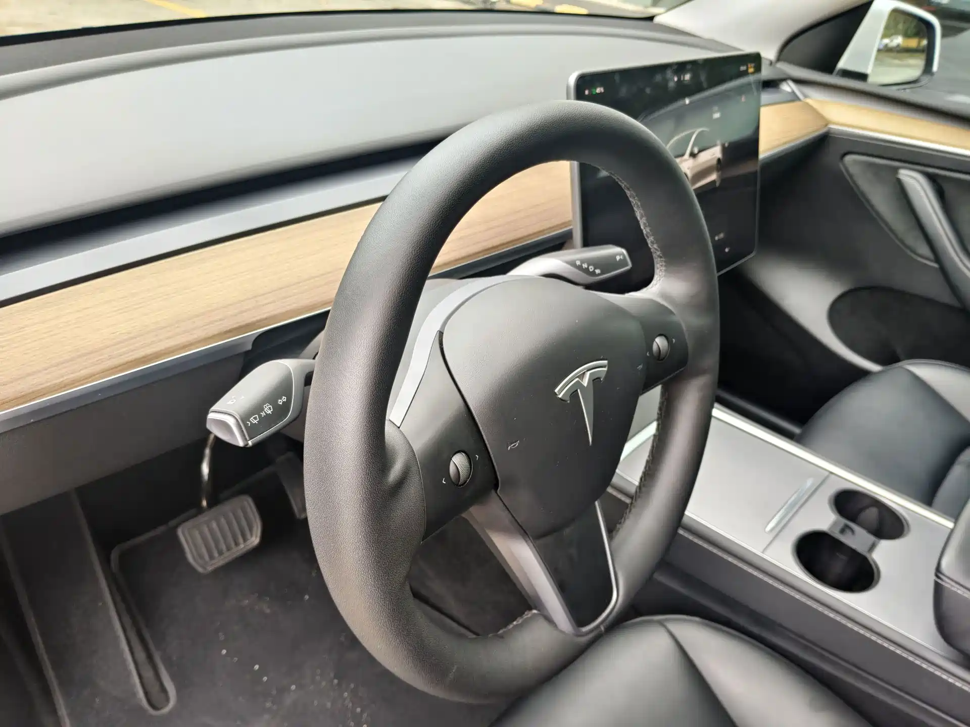 Фото 11 - Tesla Model Y