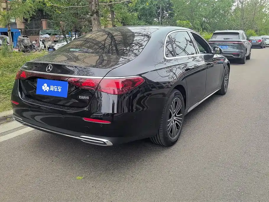 MERCEDES-BENZ E-CLASS