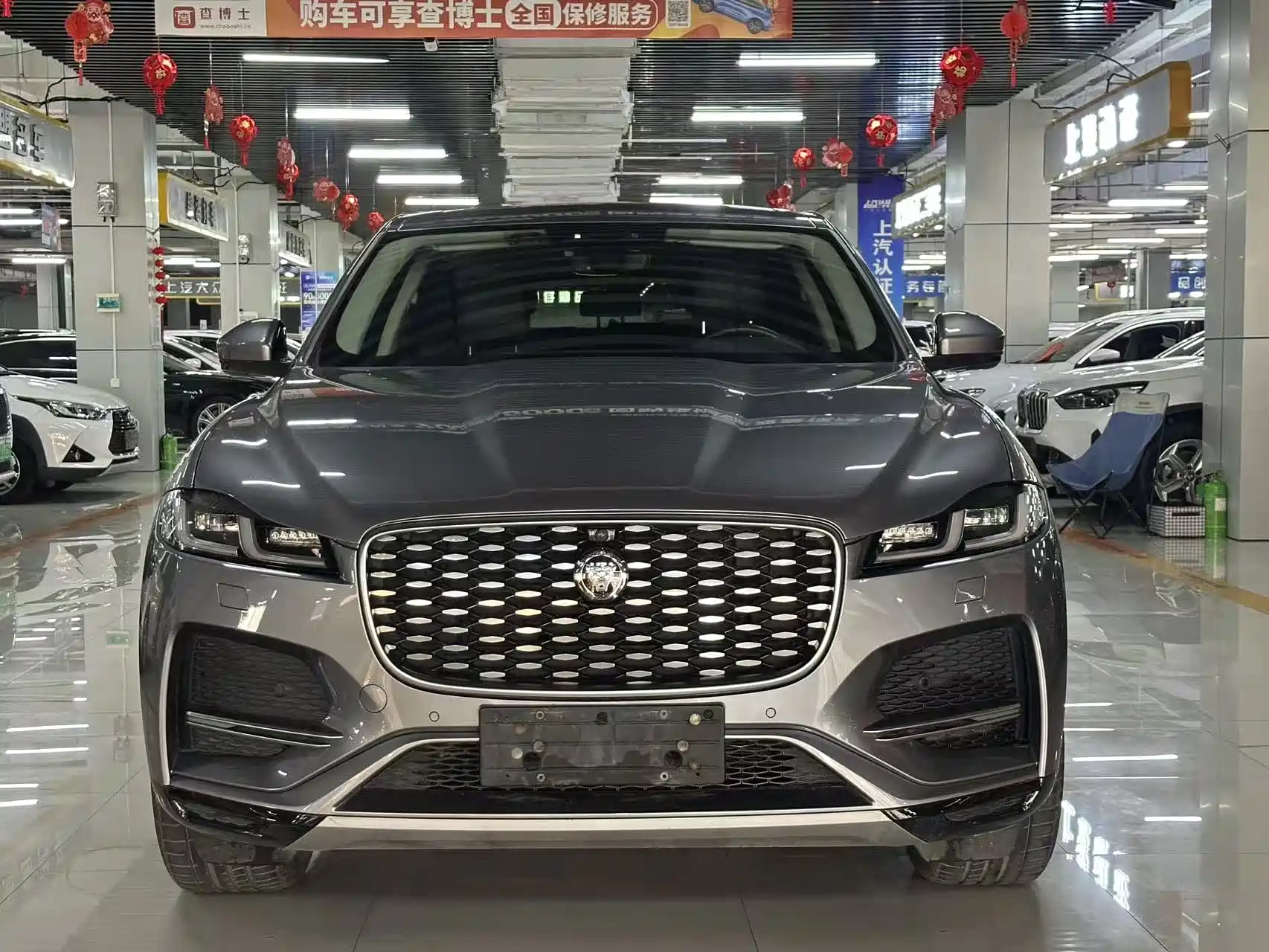 صورة 2 - Jaguar F-PACE