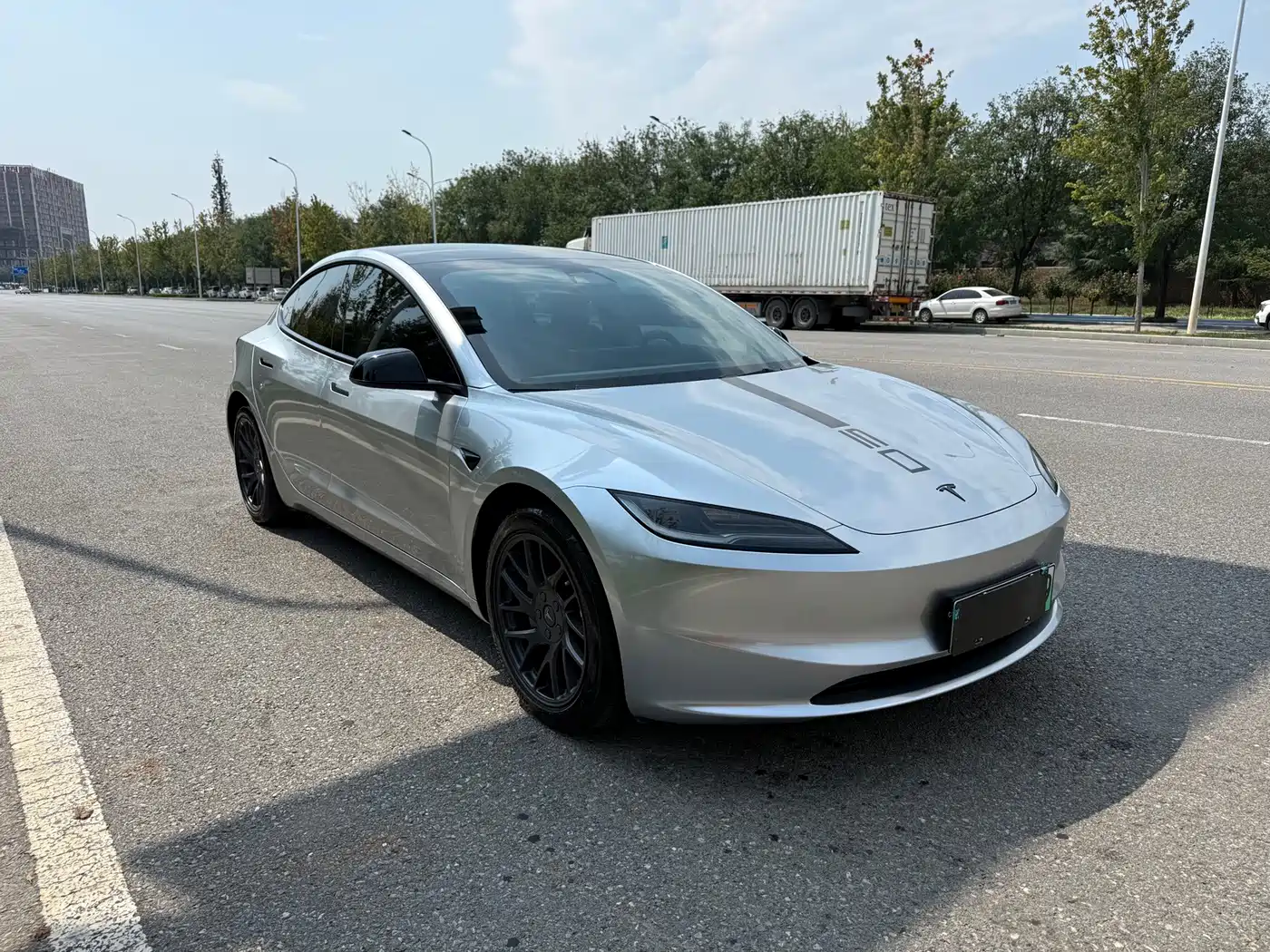 Фото 3 - Tesla Model 3