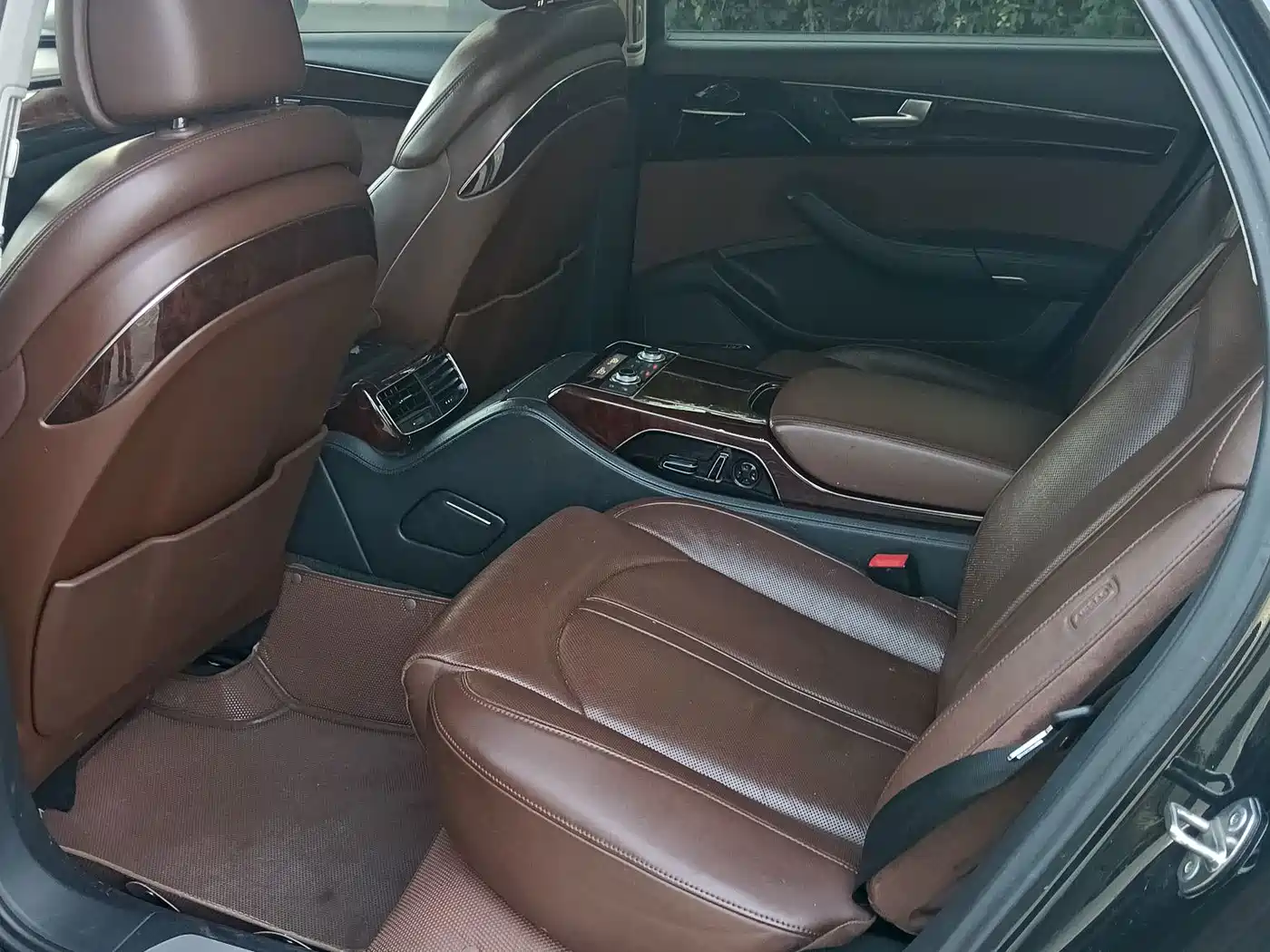 Фото 14 - Audi A8