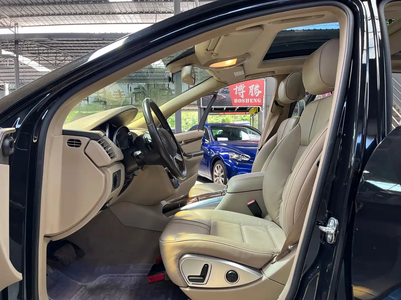 Mercedes-Benz R-Class 2011 R 350 L 4MATIC фото 16