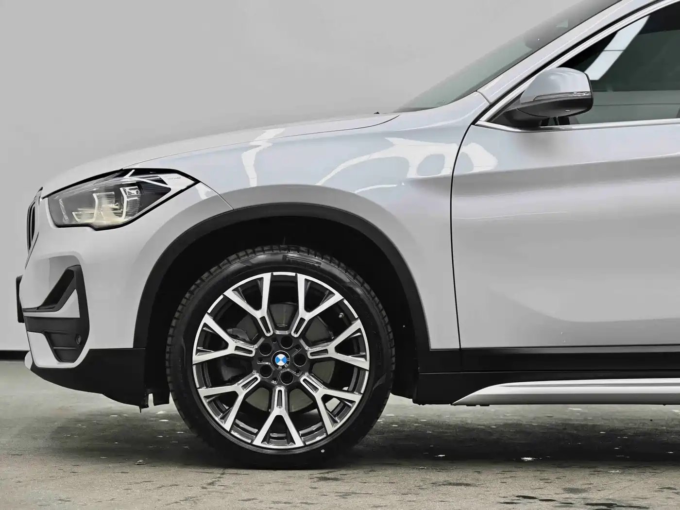 BMW X1 2022 xDrive25Li Premium фото 18