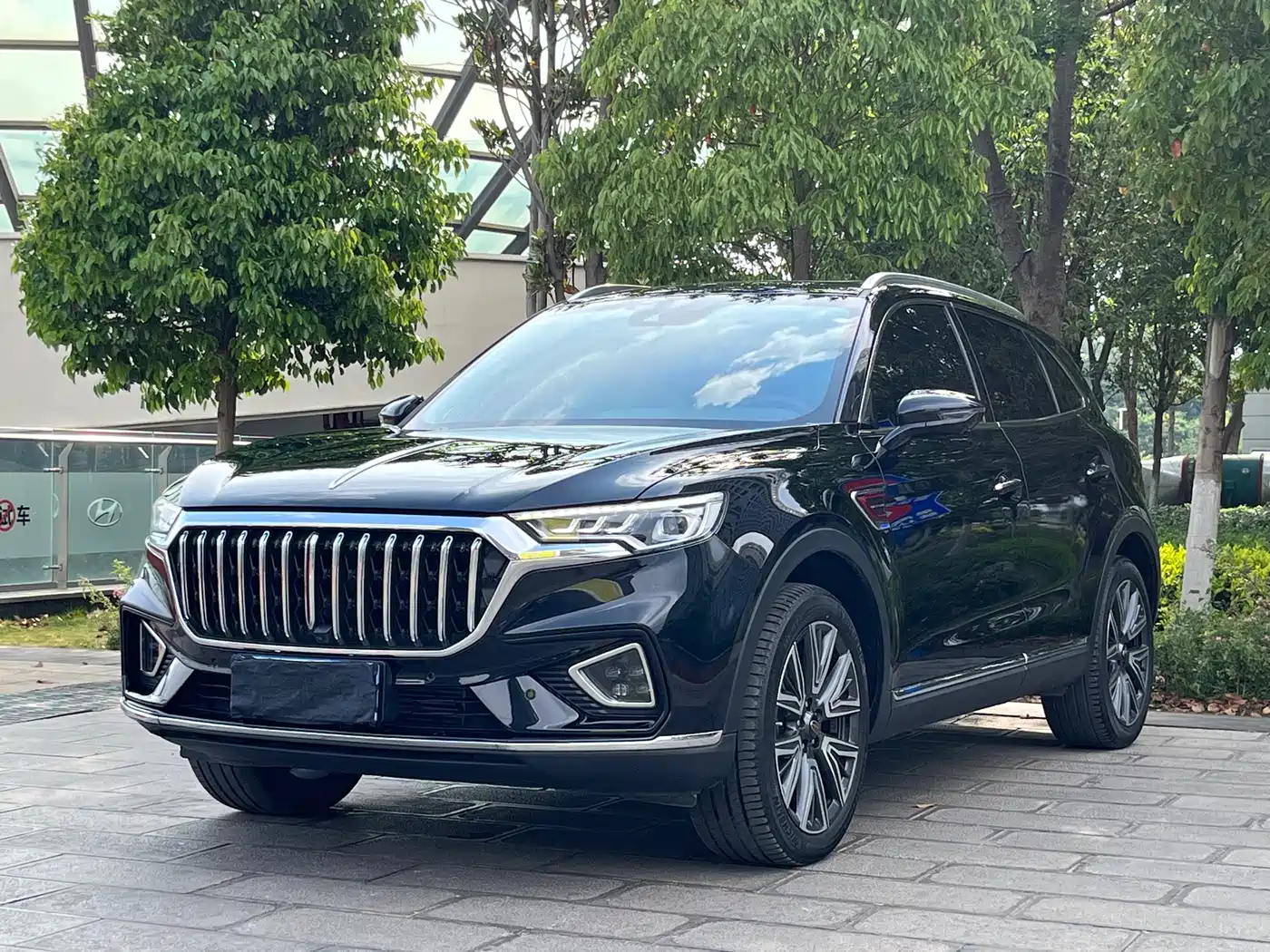 Hongqi HS5 2022 Facelift 2.0T Smart Flag Enjoyment AWD Edition