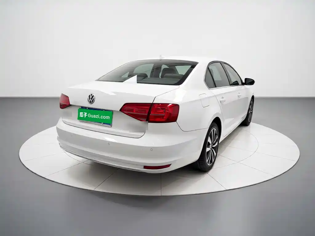 Photo 6 - Volkswagen Sagitar