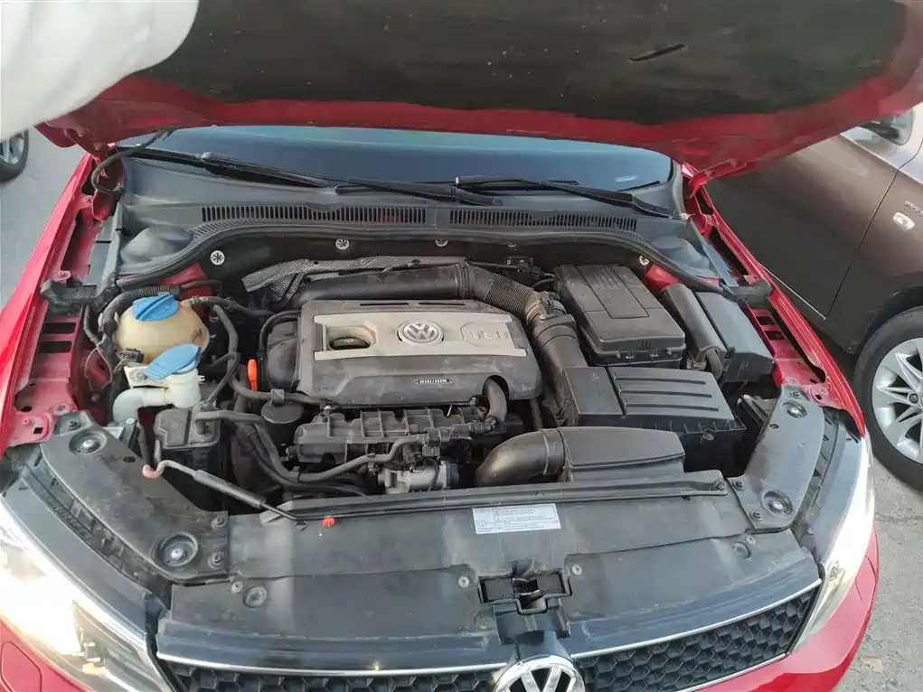 Volkswagen Sagitar 2013 2.0TSI GLI фото 10