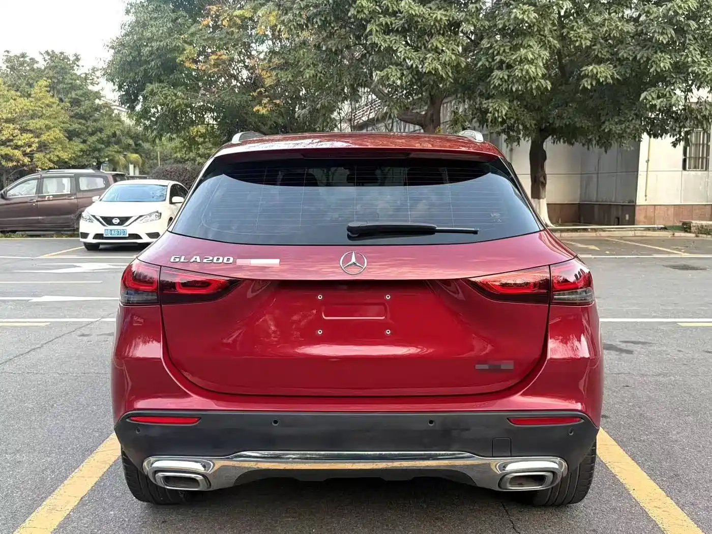 MERCEDES-BENZ GLA