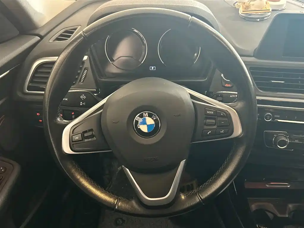BMW 1 Series 2018 Facelift 118i Sport фото 10