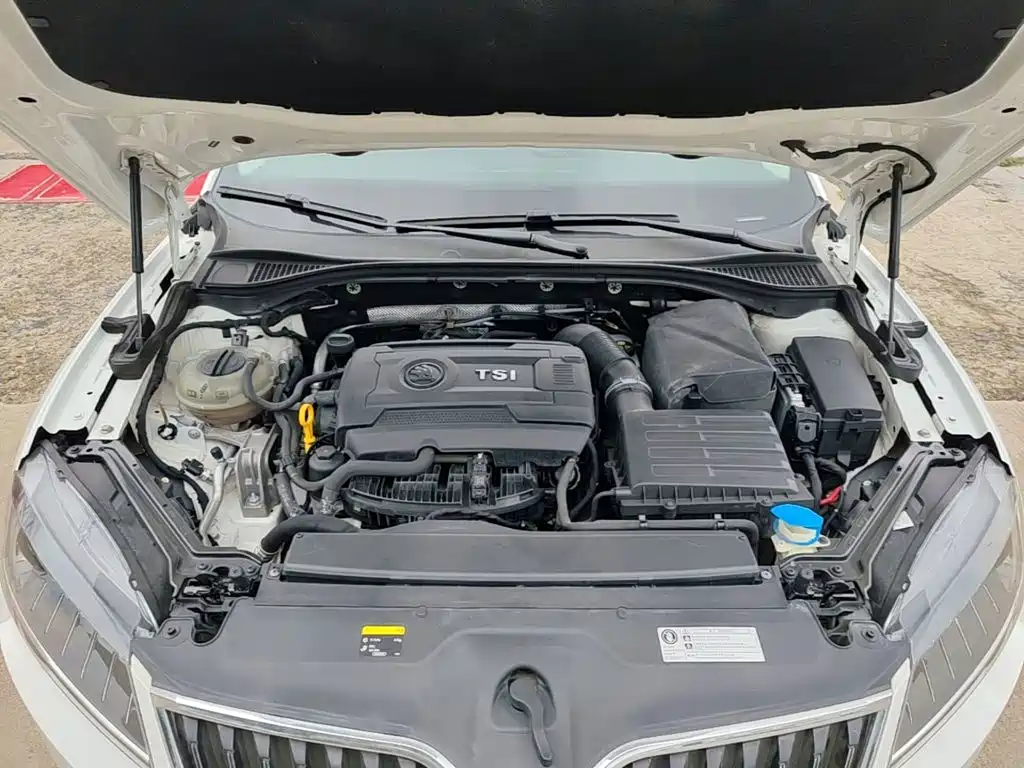 Фото 20 - Škoda Superb