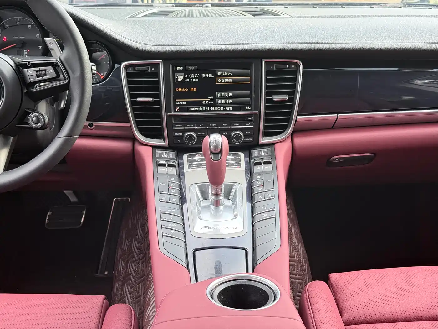 Porsche Panamera 2016 Panamera Executive Edition 3.0T фото 9