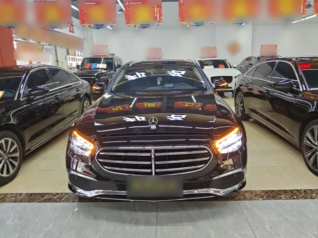 Photo 3 - Mercedes-Benz E-Class