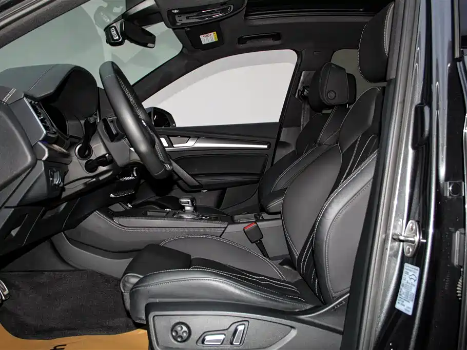 Audi Q5L 2023 40T Luxury Dynamic фото 24