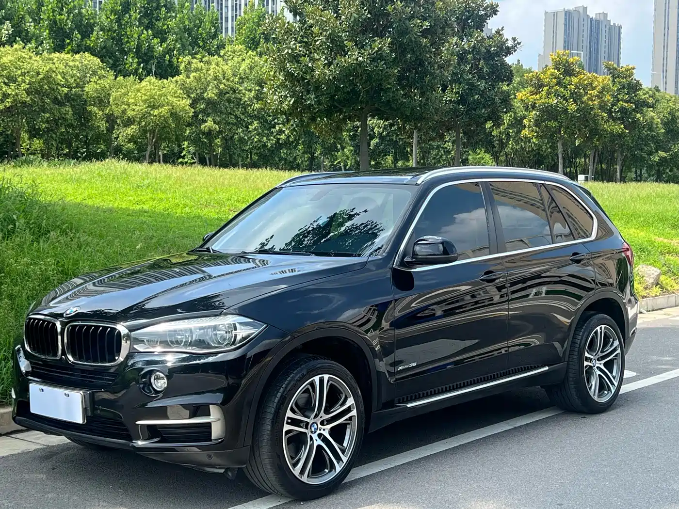Photo 1 - BMW X5 (Import)