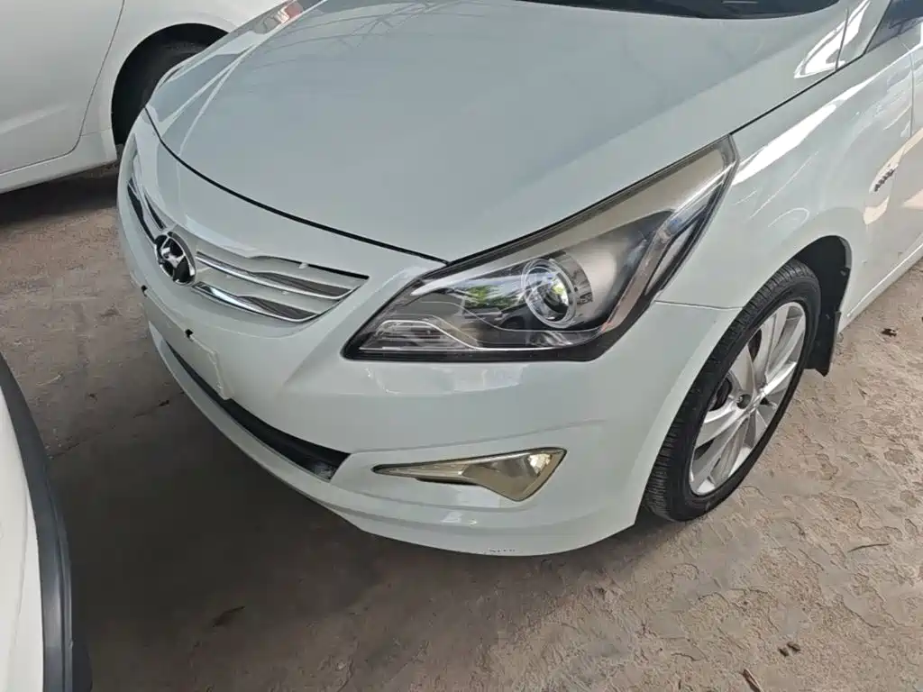 Фото 24 - Hyundai Verna