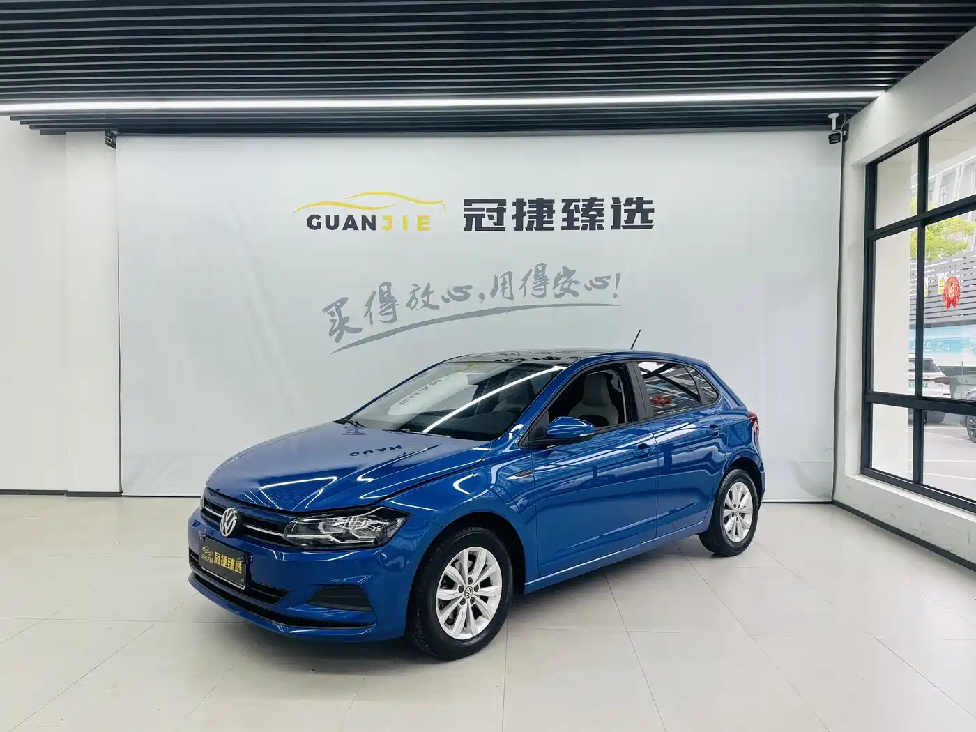 VOLKSWAGEN POLO