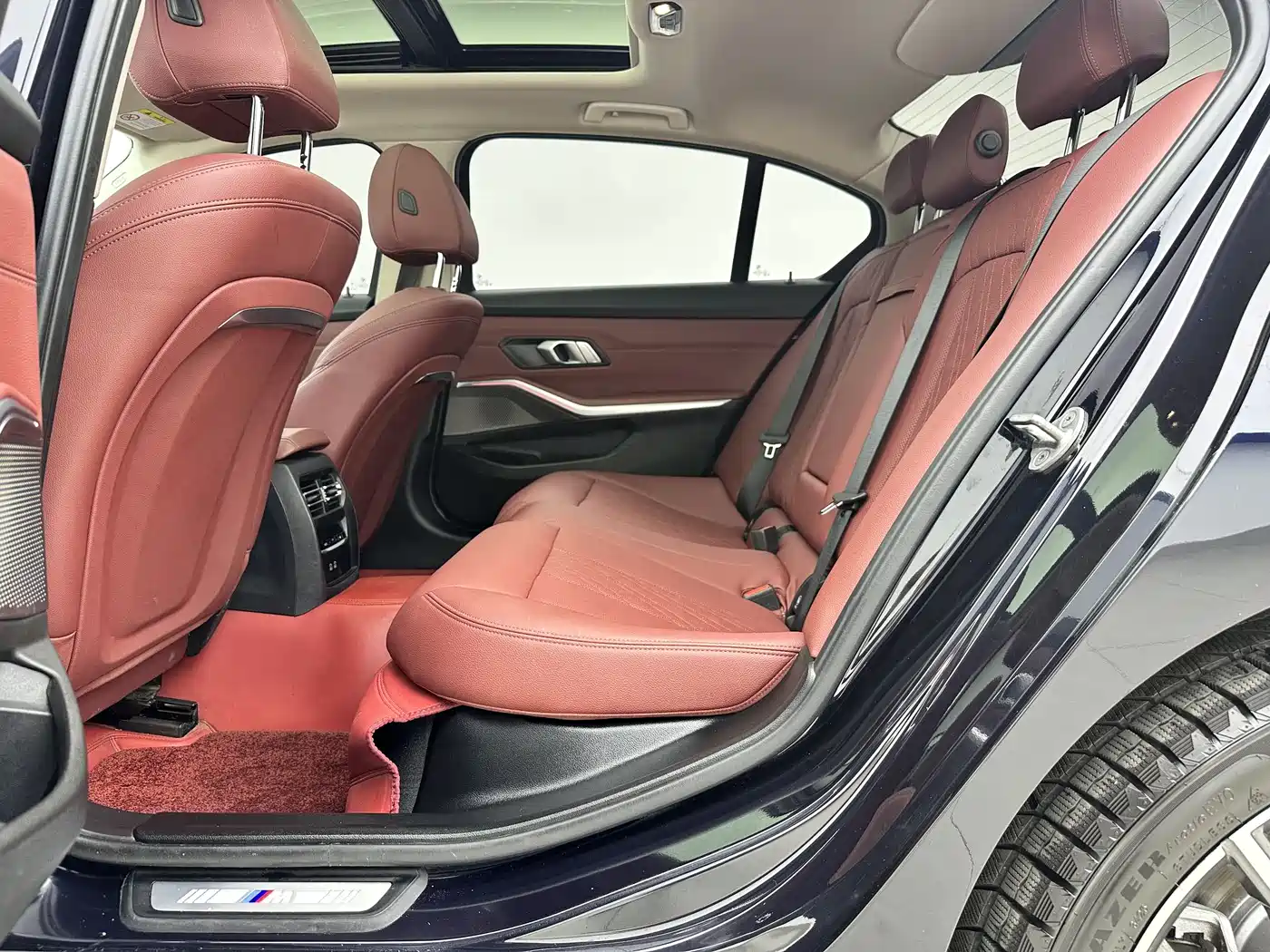 BMW 3 Series 2023 325Li M Sport Package фото 3