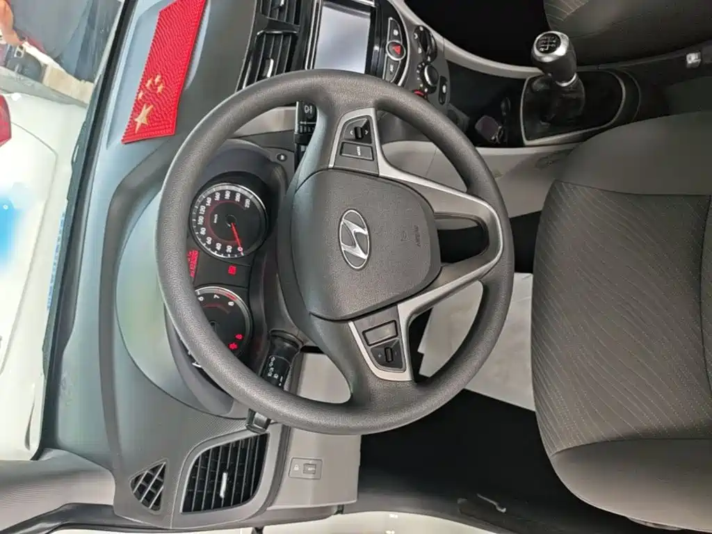 Фото 11 - Hyundai Verna