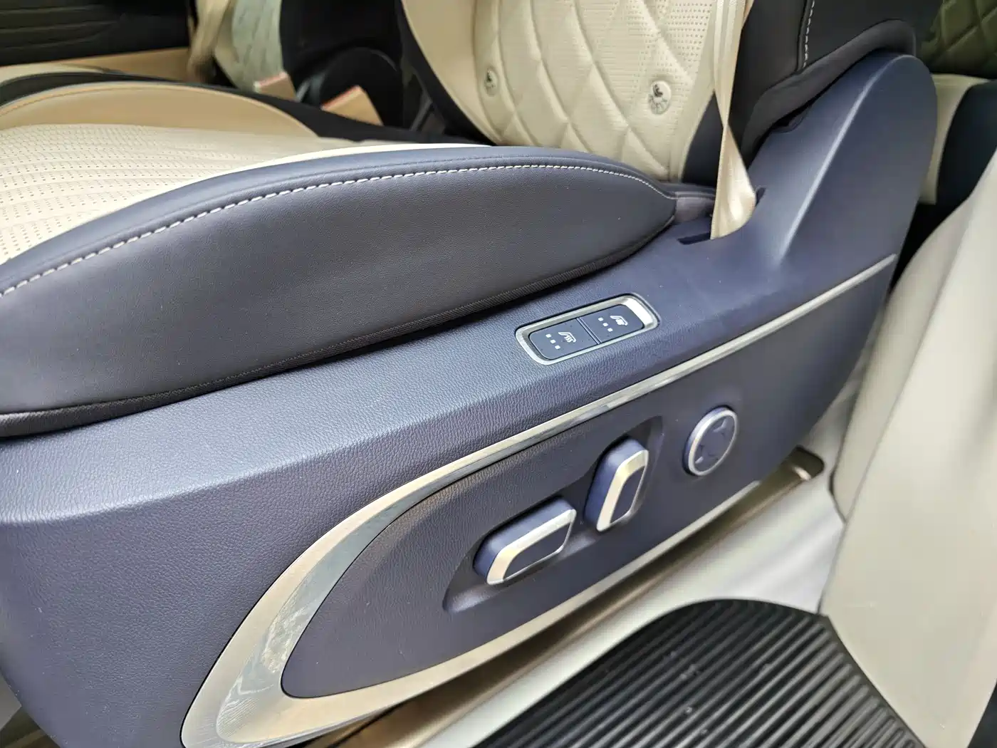 SAIC MAXUS CHASE G90