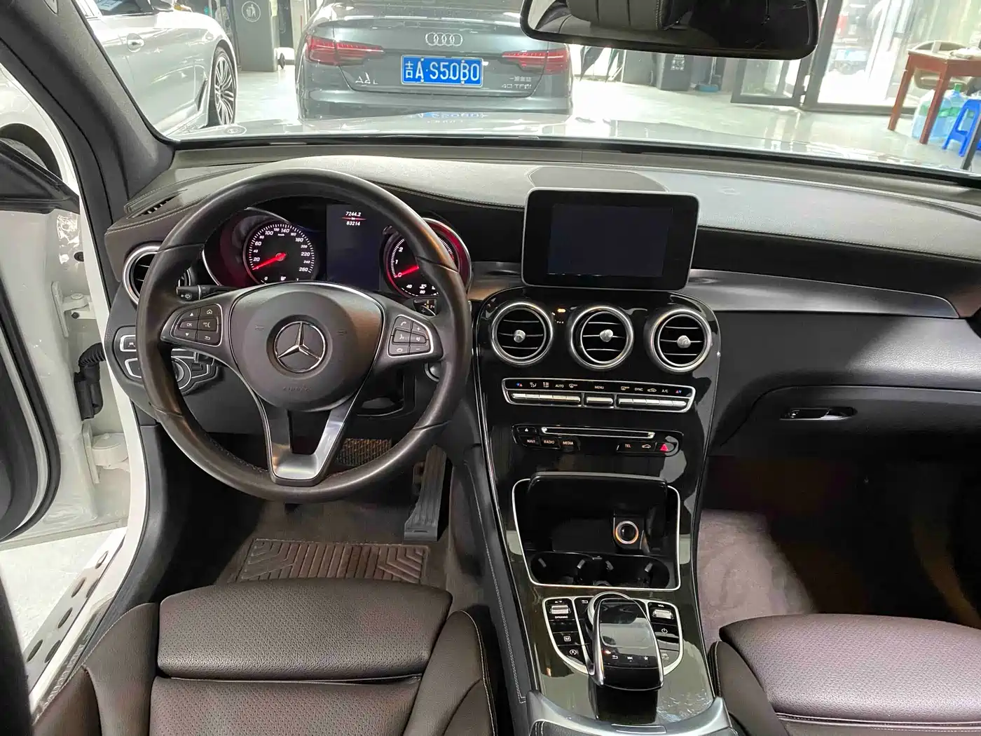 Mercedes-Benz GLC 2018 GLC 260 4MATIC Luxury фото 6