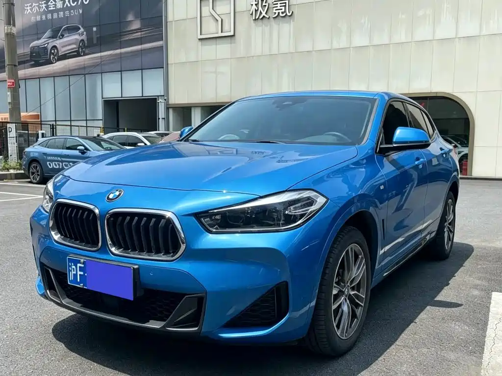 Photo 1 - BMW X2