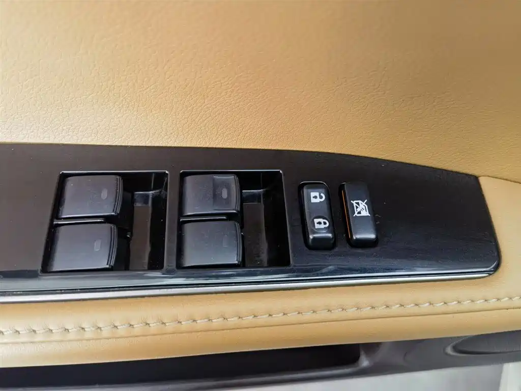 Lexus ES 2015 300h Comfort Edition фото 9