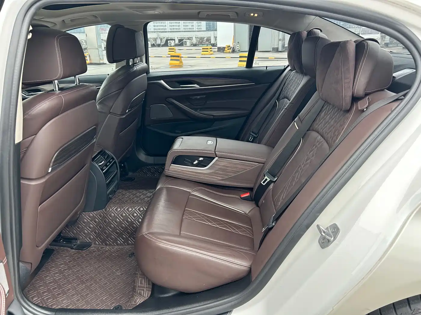 BMW 5 Series New Energy 2019 Facelift 530Le Pioneer Edition фото 11