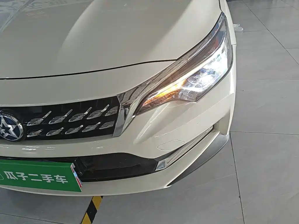 Venucia D60 2018 2018 1.6L CVT Smart Elite Edition