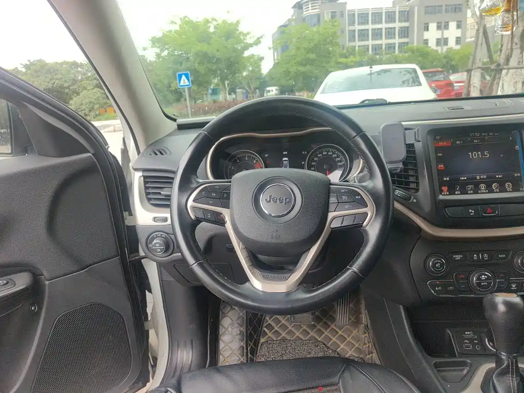 Jeep Cherokee 2018 2017 2.0L Superior Edition