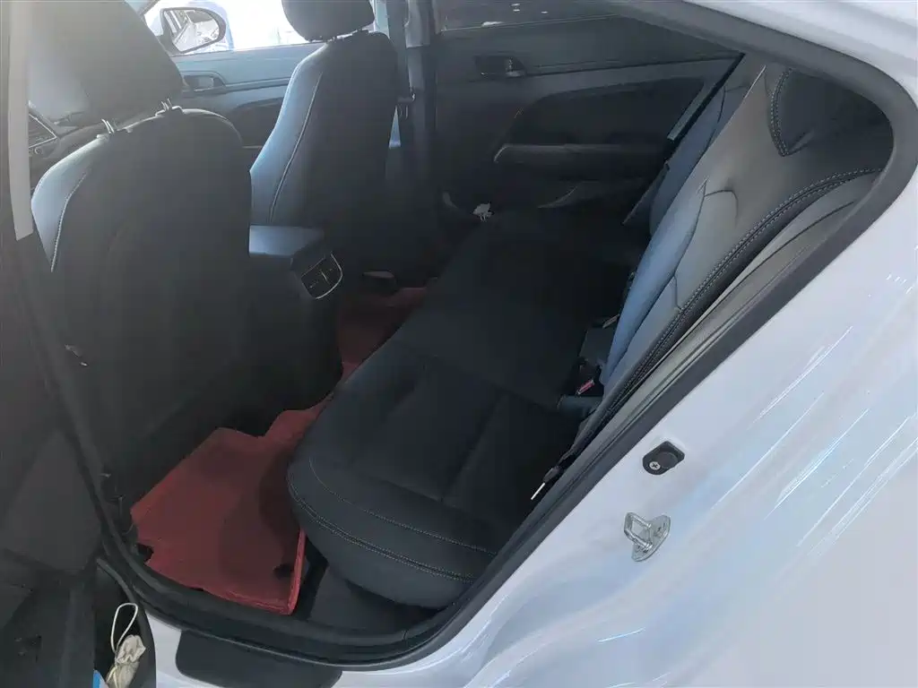 Hyundai Elantra 2018 1.4T DCT Dynamic·Vitality Model фото 14