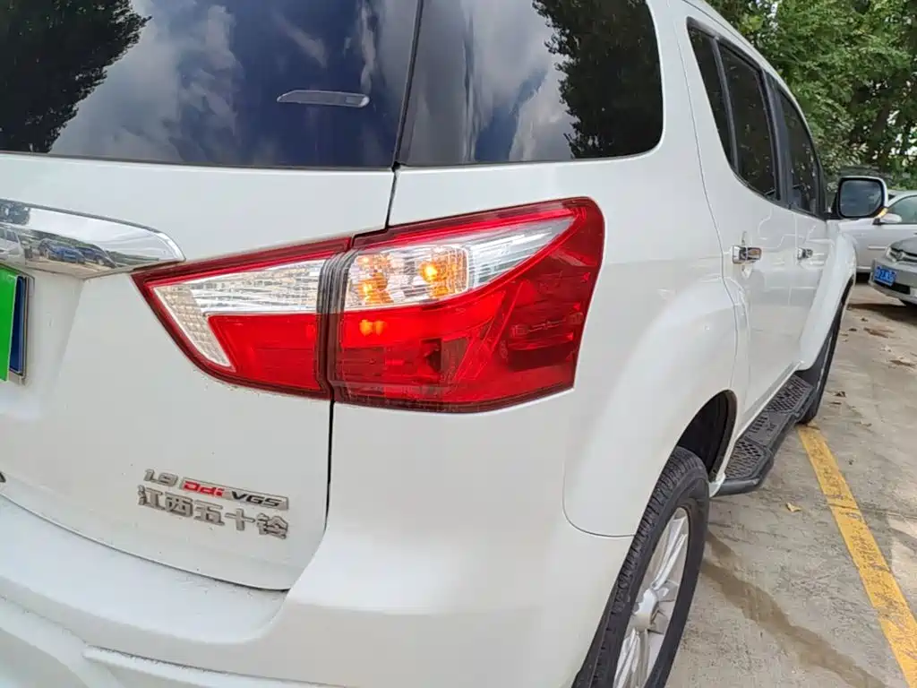 Isuzu mu-X Ranger 2018 2018 1.9T Diesel Auto 4WD Premium Edition 7-seater