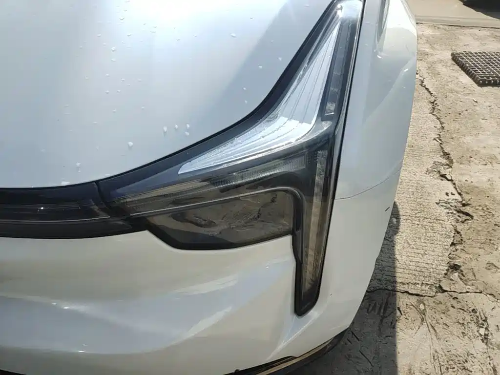 Фото 24 - Nezha Auto Neta U