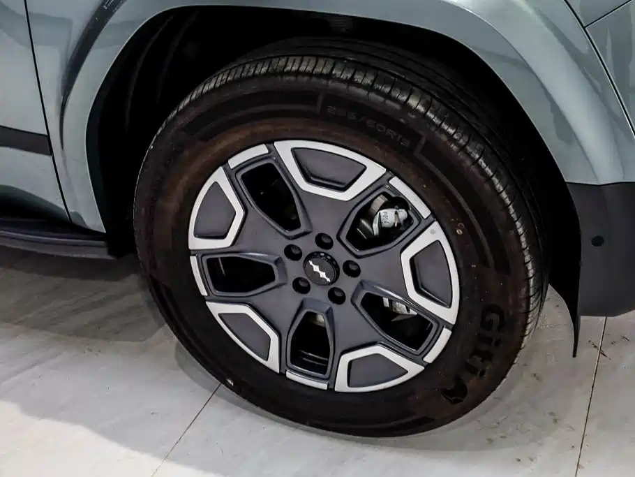Fang Cheng Bao Titanium 7 2026 2025 200KM Front-Wheel Drive Max Edition