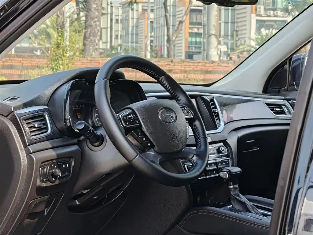 GAC Trumpchi Trumpchi GS7 2017 320T 2WD Luxury Smart Connect фото 3